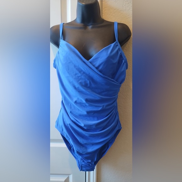 Caribbean Joe Front Twist Swimsuit One Piece Size 12 - Picture 1 of 9